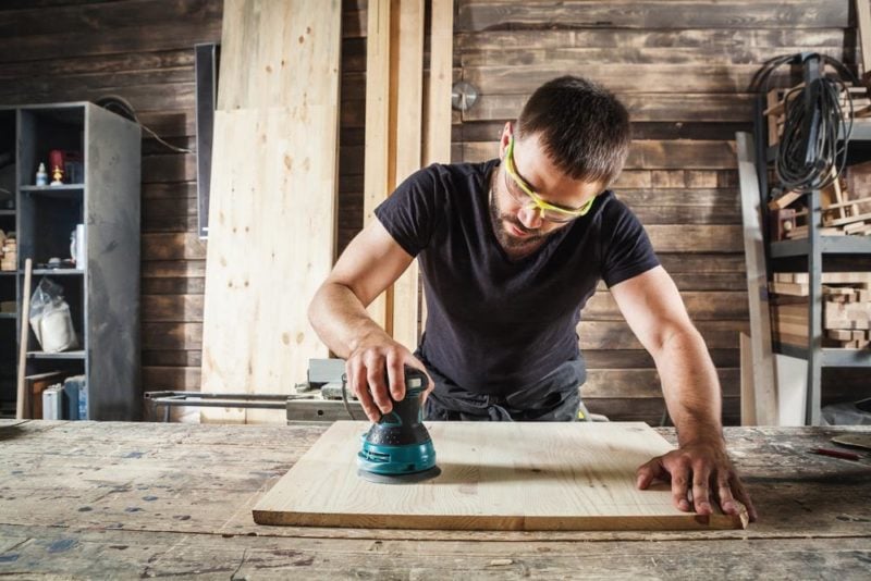 how to use a random orbital sander